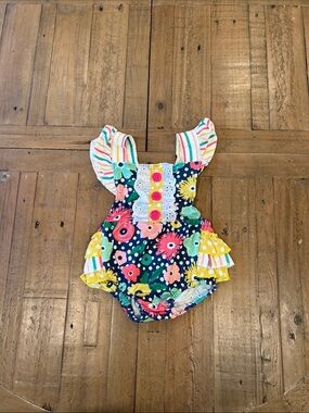 Wellie Kate vibrant striped floral ruffled bubble romper 6-9 months boutique